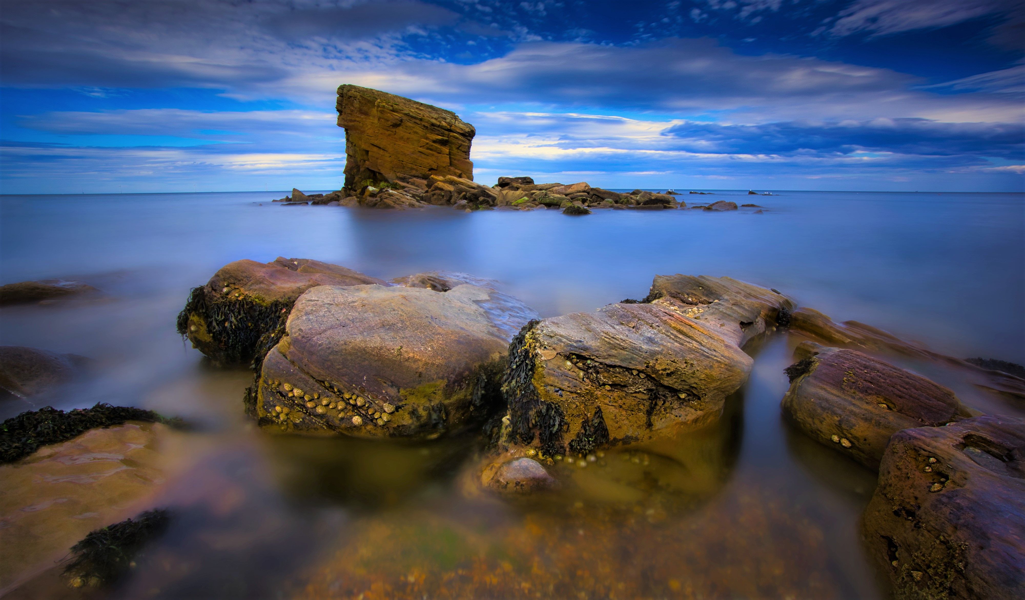 Rocks in Sea · Free Stock Photo