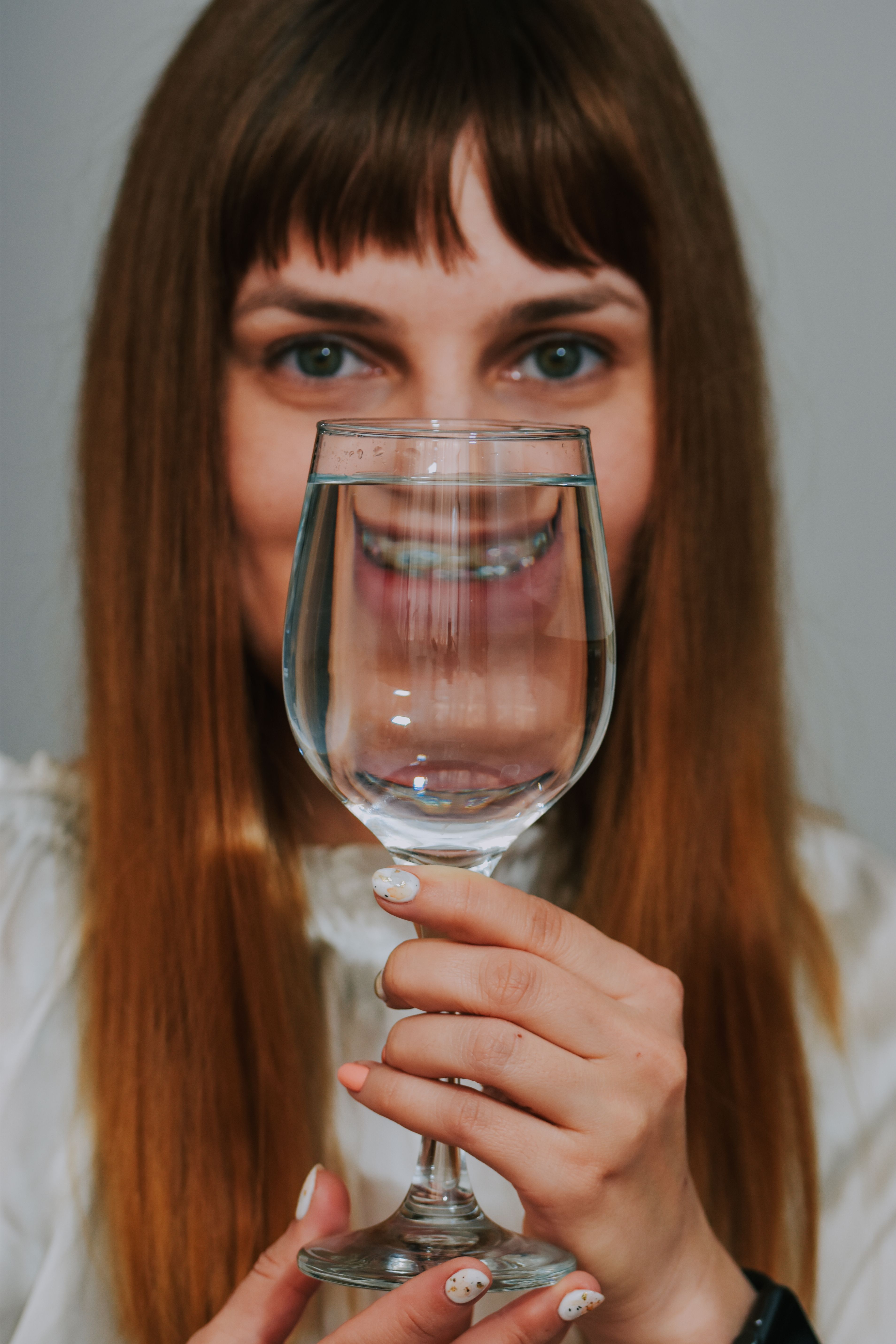 Woman Holding a Wine Glass · Free Stock Photo