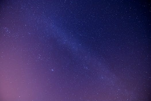 库尔平美丽的星空景观展示了宇宙的壮丽