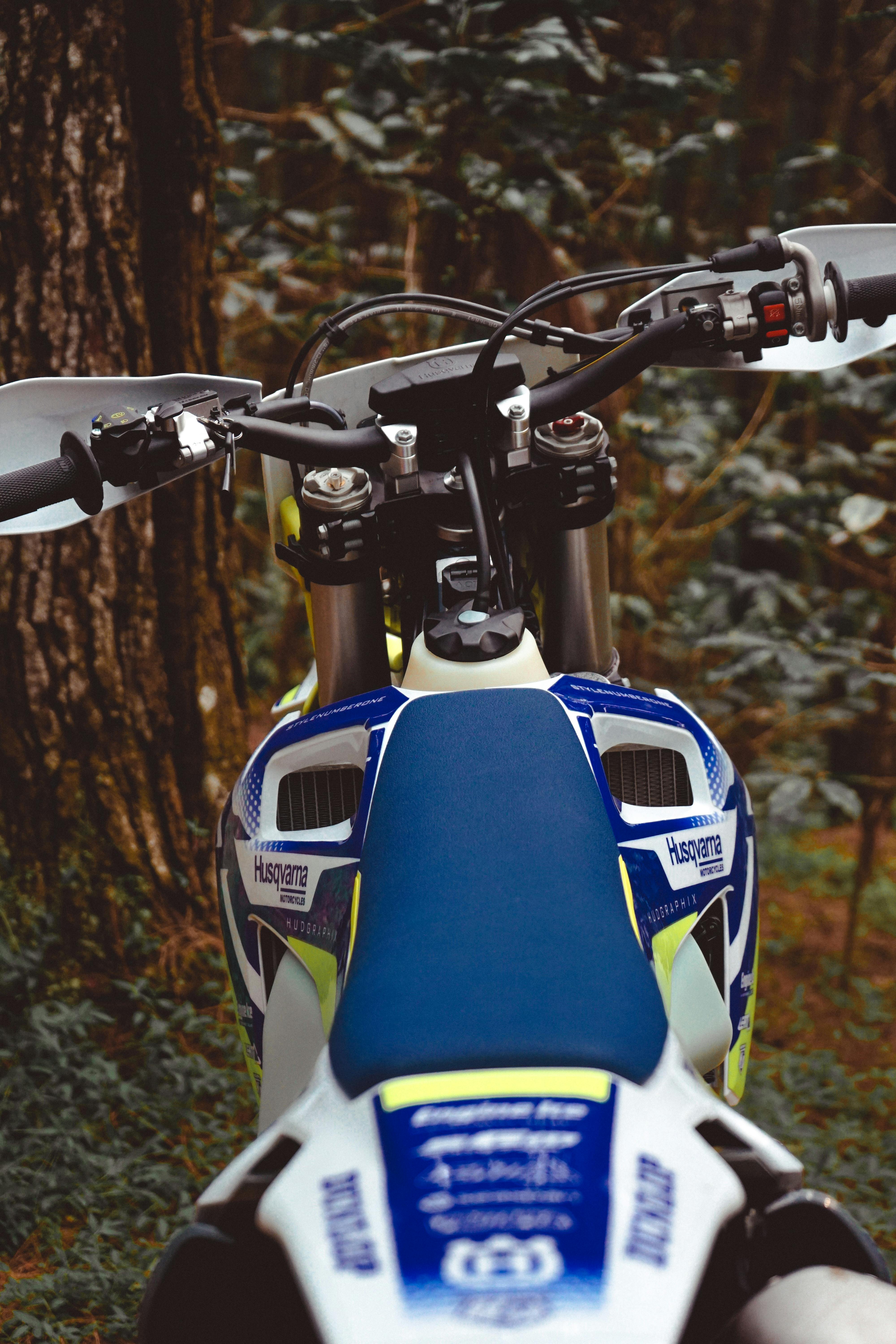 White Dirt Bike · Free Stock Photo