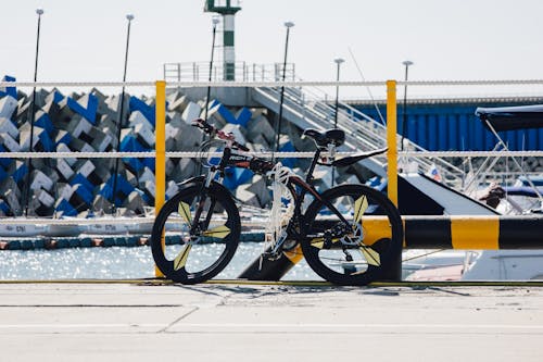 Fotobanka s bezplatnými fotkami na tému bezpečnosť, bicykel, cesta