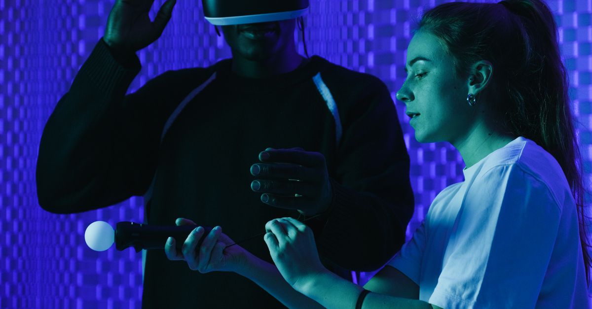 How Virtual Reality Will Enhance Future Phone Store Experiences