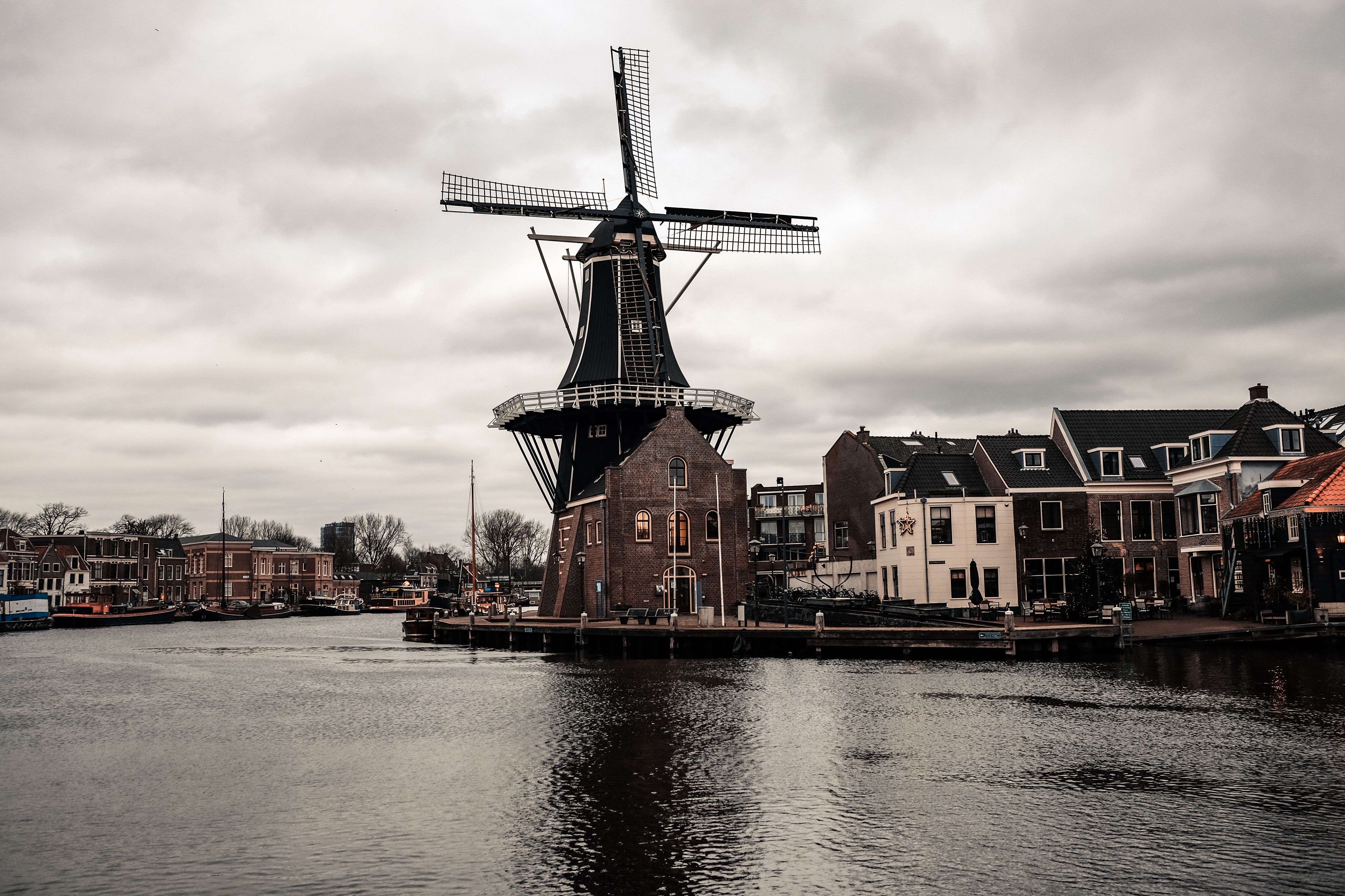 Windmill built over the town gate above the Lek at Wijk bij Duurstede