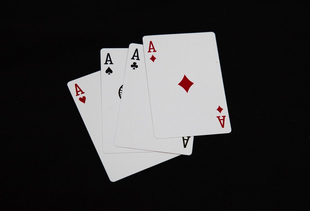 Online Casino: Spielautomaten und Live-Spiele im Überblick