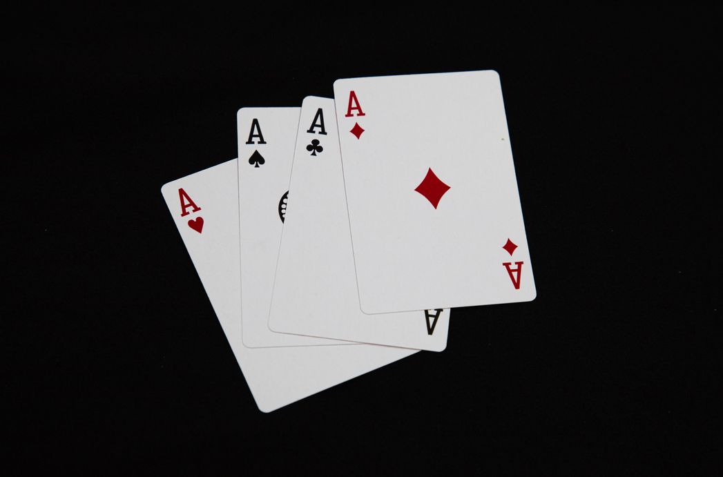 Online Casino: Spielautomaten und Live-Spiele im Überblick