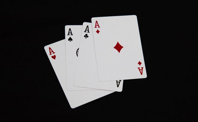 Online Casino: Spielautomaten und Live-Spiele im Überblick