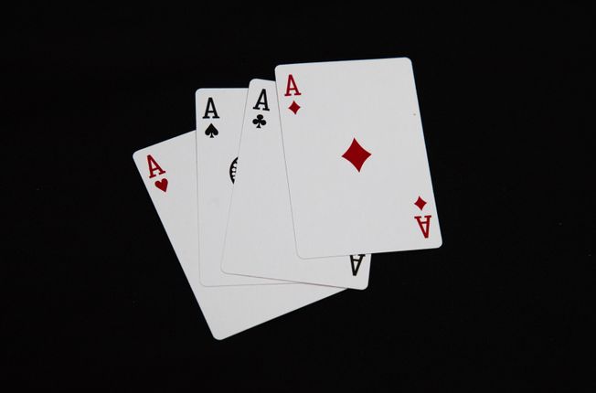 Online Casino: Spielautomaten und Live-Spiele im Überblick