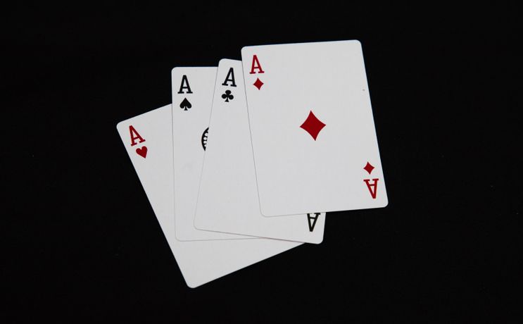 Online Casino: Spielautomaten und Live-Spiele im Überblick