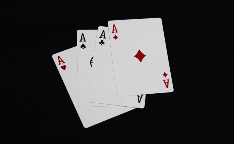 Online Casino: Spielautomaten und Live-Spiele im Überblick