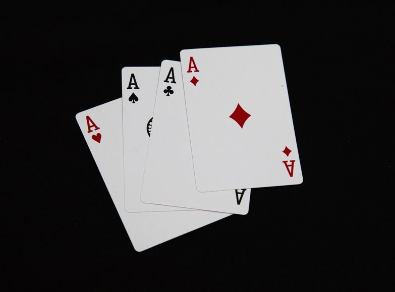 Online Casino: Spielautomaten und Live-Spiele im Überblick