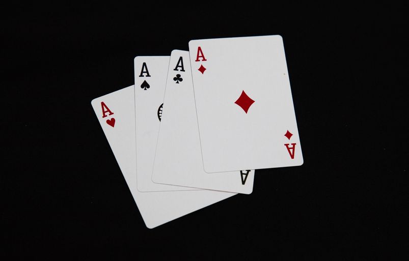 Online Casino: Spielautomaten und Live-Spiele im Überblick