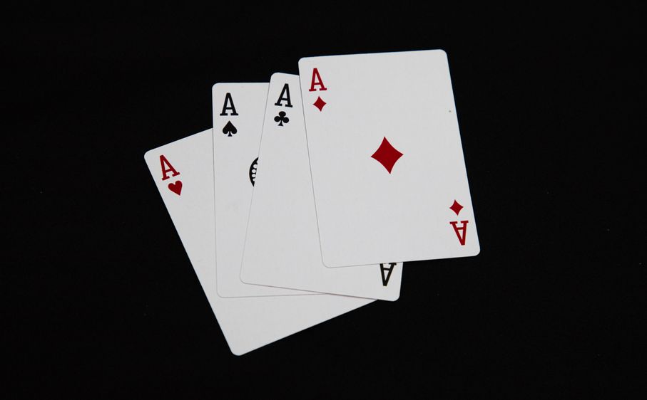 Online Casino: Spielautomaten und Live-Spiele im Überblick