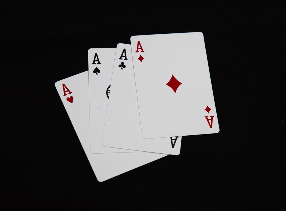 Online Casino: Spielautomaten und Live-Spiele im Überblick