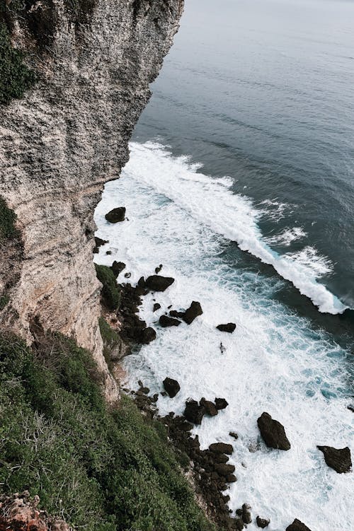 Ilmainen kuvapankkikuva tunnisteilla horisontti, kaatuu aaltoja, kivikkoinen ranta