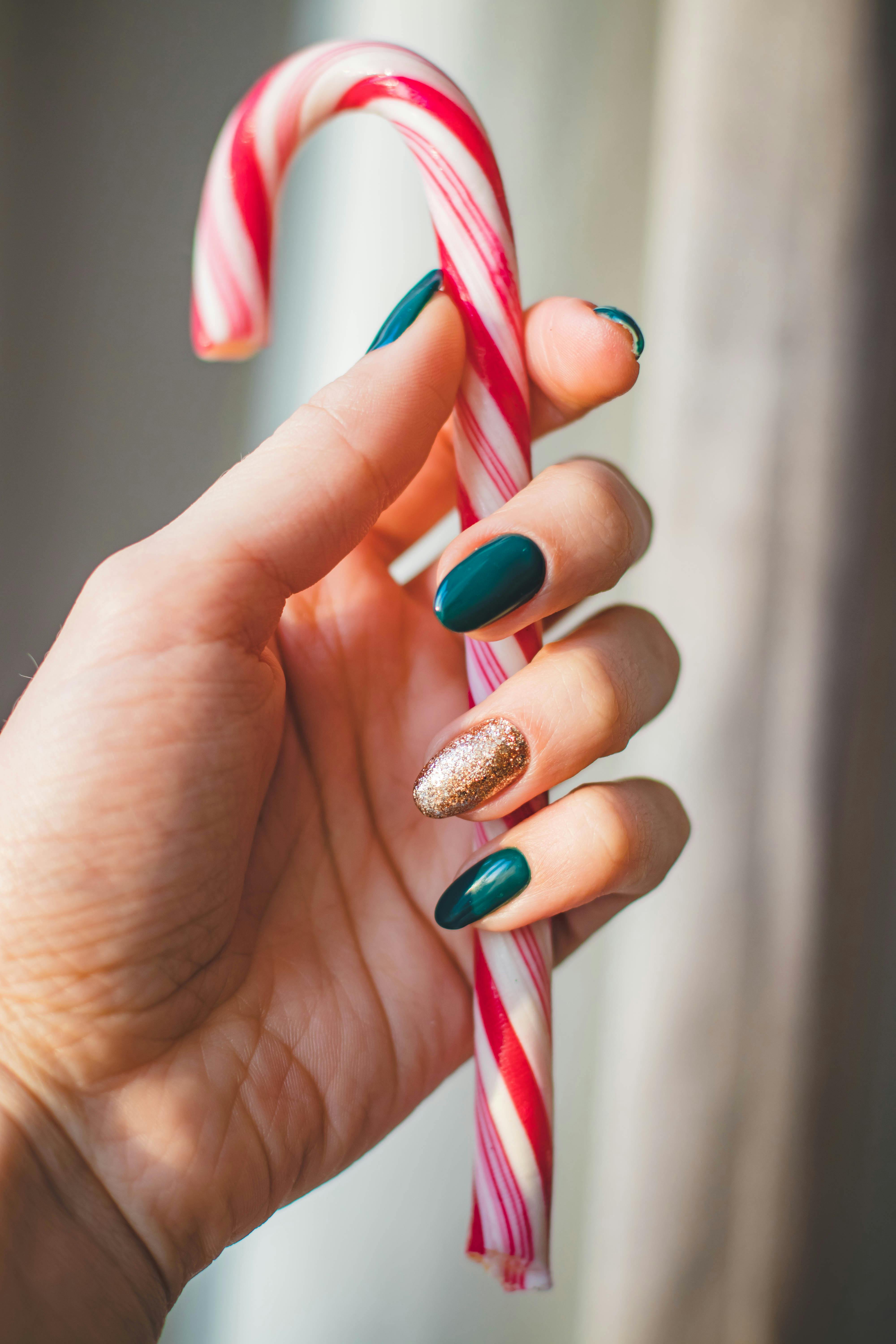 From Rock Candy to Peppermint Bark: The Ultimate Guide to Old Fashioned Christmas Candies