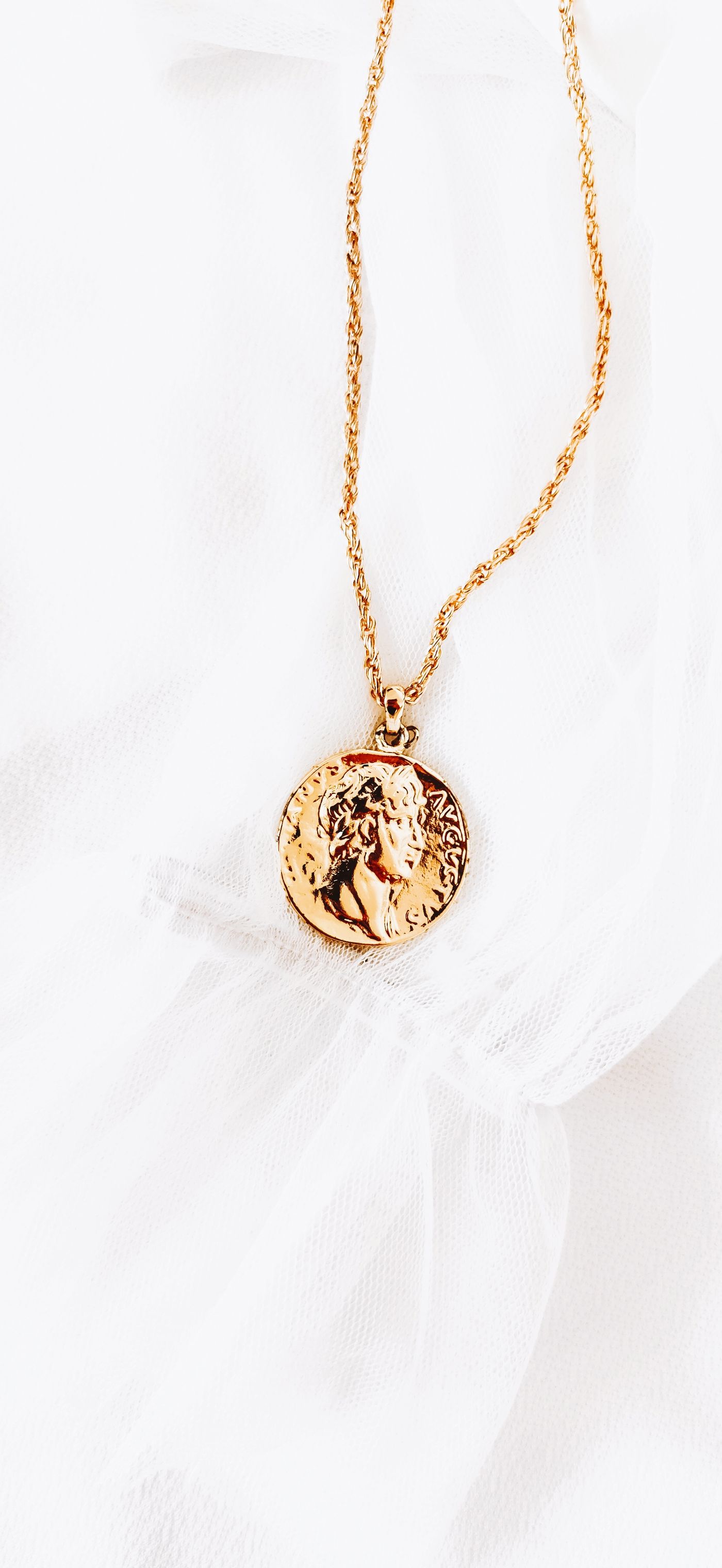 The Sol Pendant Necklace