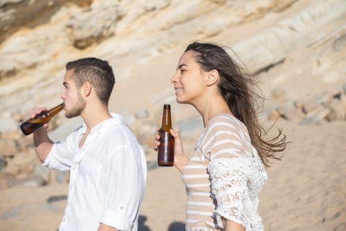 Бесплатное стоковое фото с активный отдых, берег, бутылки