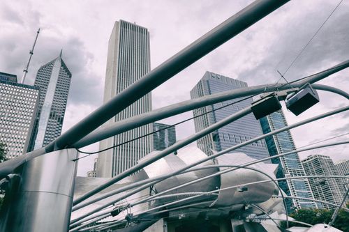 Free Captivating view of Chicago's skyline with futuristic metal structures and skyscrapers. Stock Photo