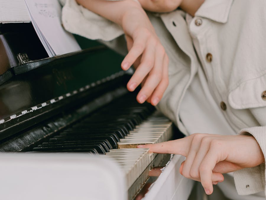 Why Do Pianists Hum why-do-pianists-hum