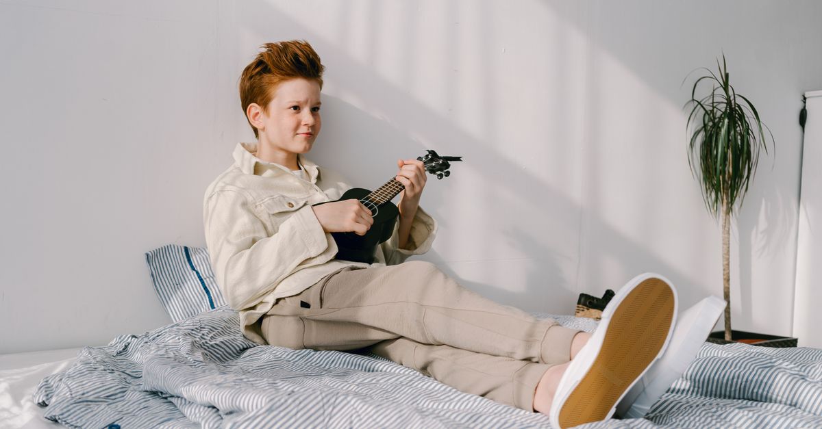 Le ukulélé est-il plus facile que la guitare ?