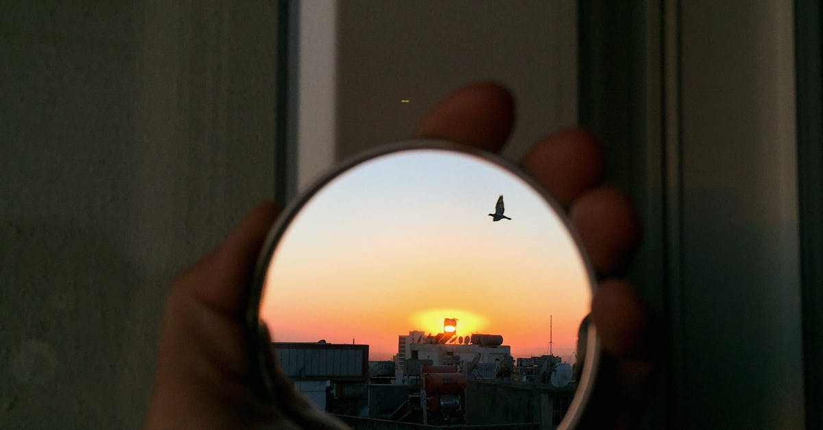 How to cut mirror glass round