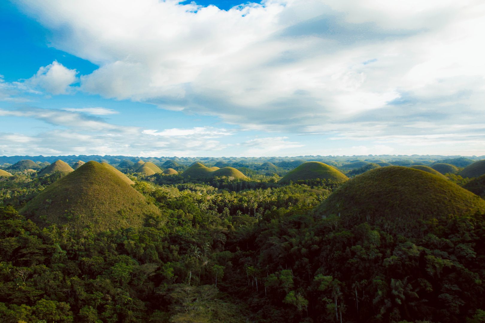 Bohol Travel Guide: Chocolate Hills, Tarsiers, and Panglao Island