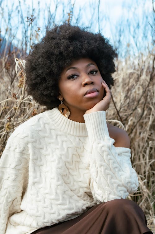 Základová fotografie zdarma na téma afro vlasy, afroameričanka, atraktivní