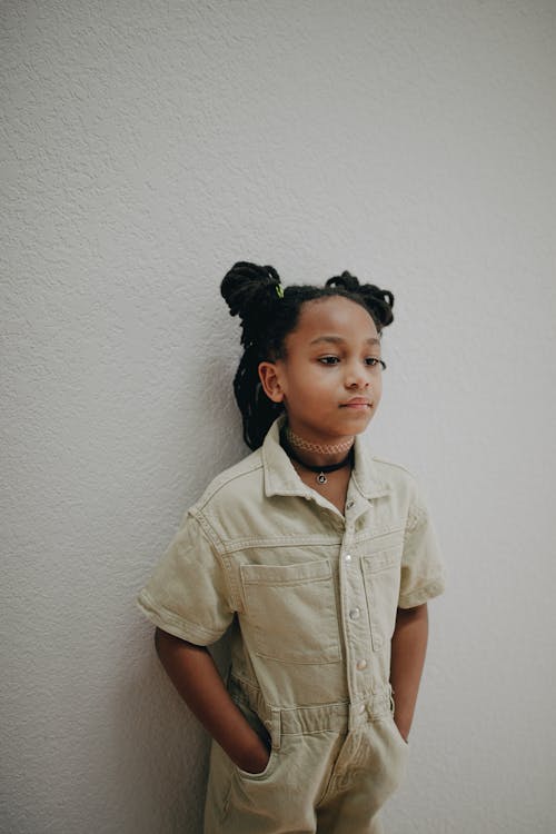 Free Foto profissional grátis de criança afro-americana, criança negra, dentro de casa Stock Photo