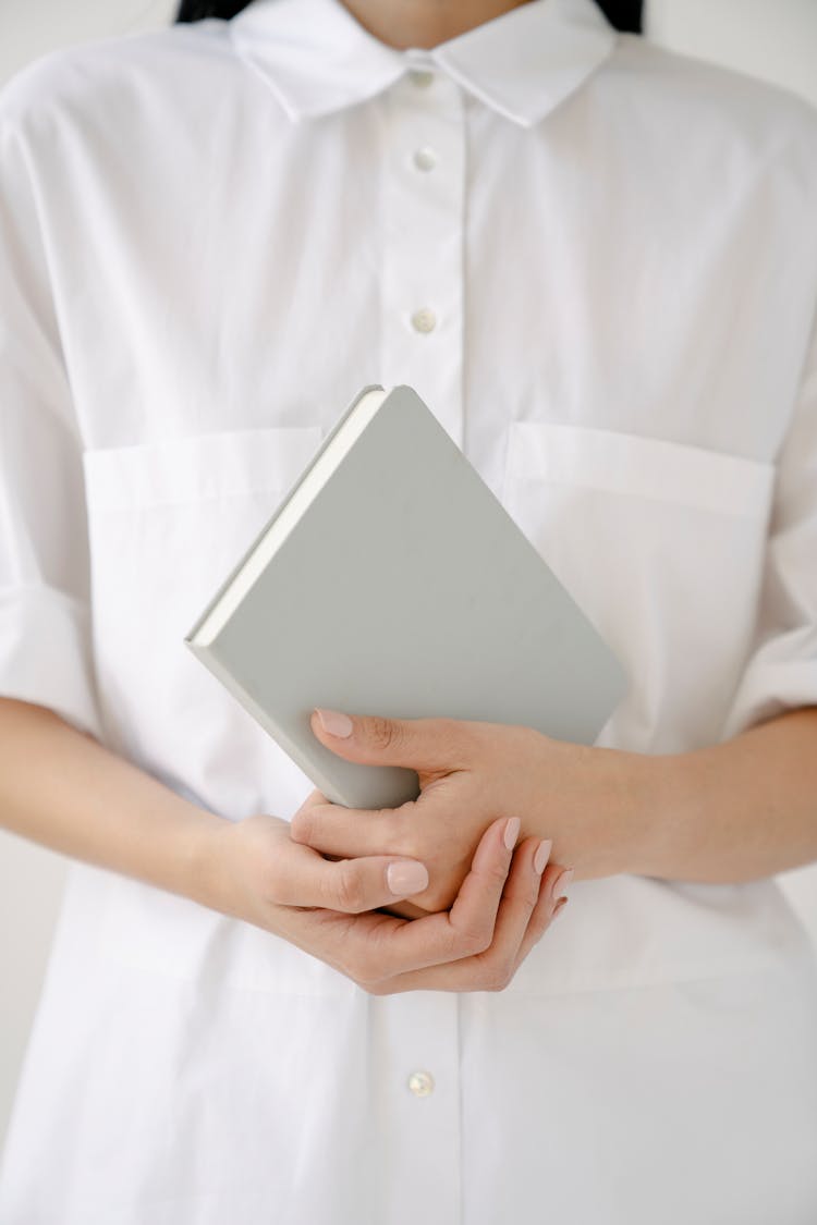 Crop Employee In White Shirt With Diary