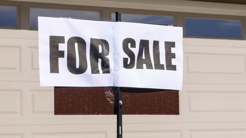 A Quarter of U.S. Homes Still Sell Above Asking. In Las Vegas It Is Under 20 Percent.,Ryan Rose