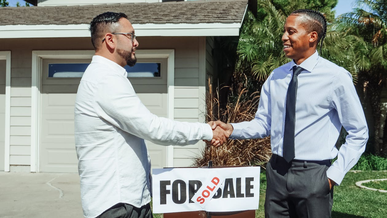 Free Men Shaking Hands Stock Photo