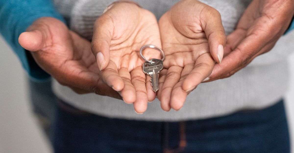 House keys in a front door, a reminder that the listing agent opening the door at a showing works for the seller