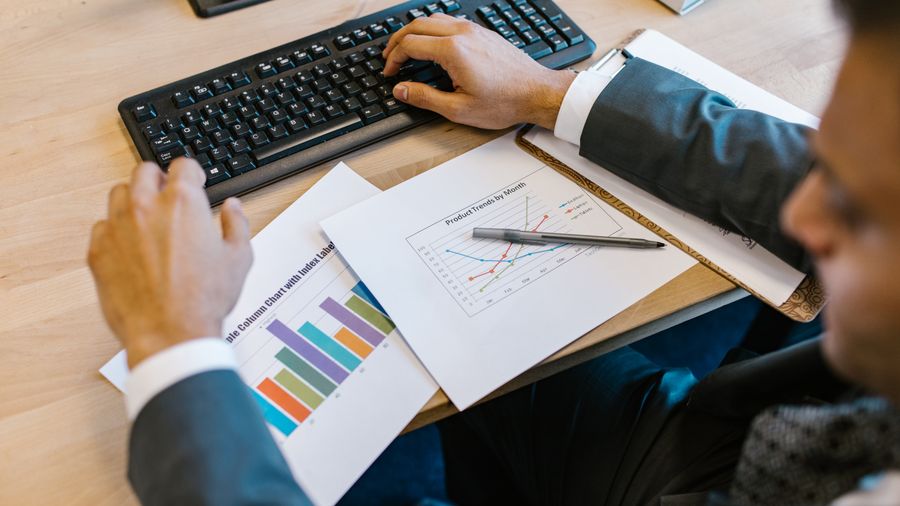 The Resume That Gets Read: Structure, Specificity, and What to Leave Out