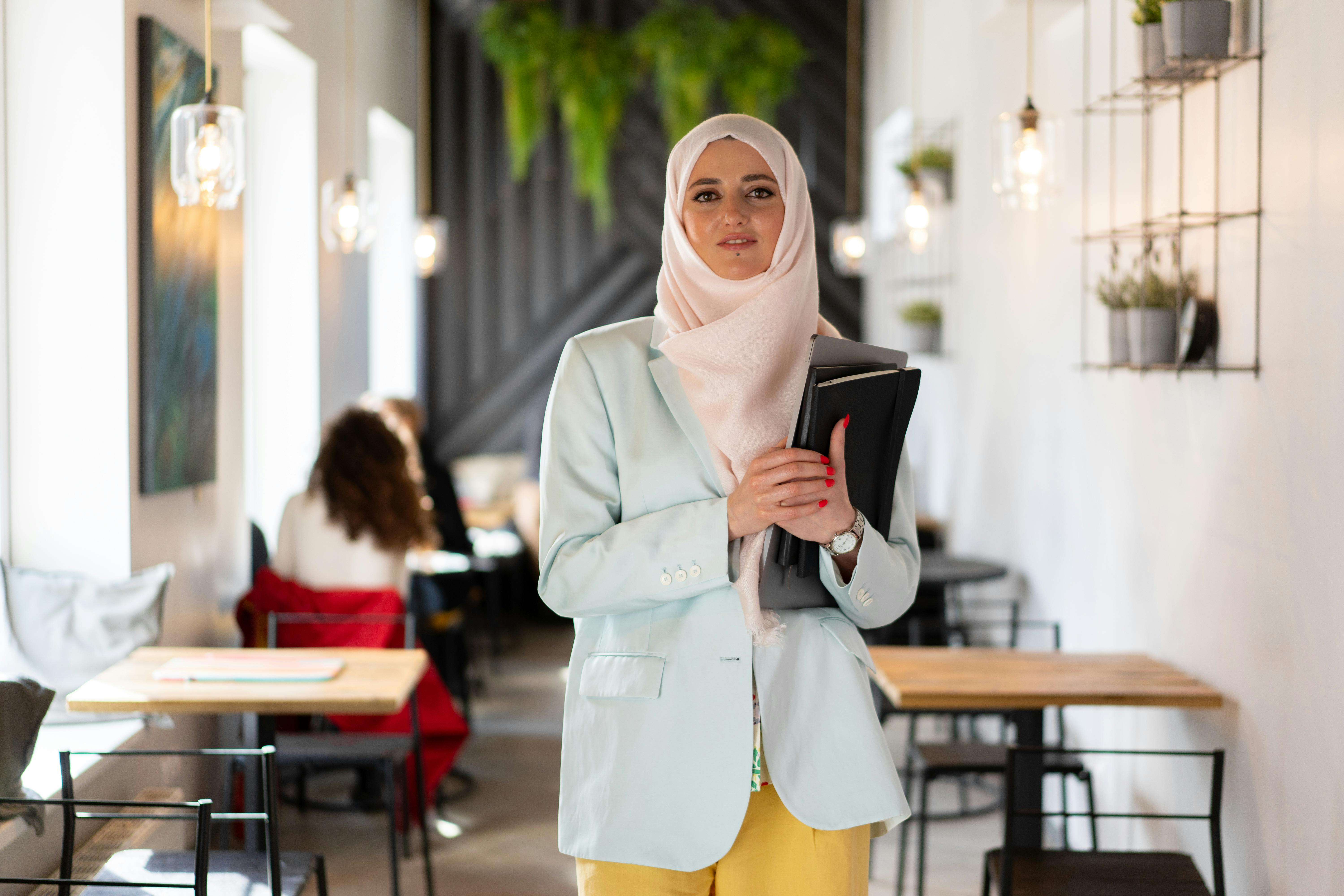 I cover side hustles and started my own in 2025. Here's the best business advice I heard all year. — Photo by Mikhail Nilov o