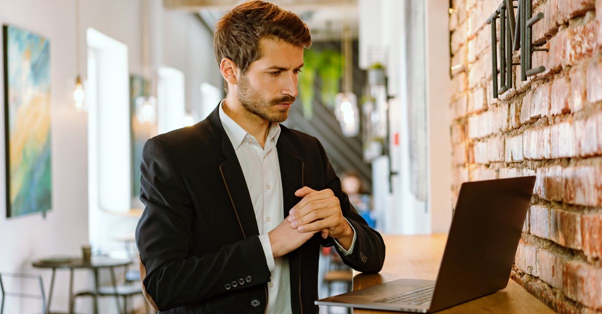10 Essential Habits for Successful Influencer Growth