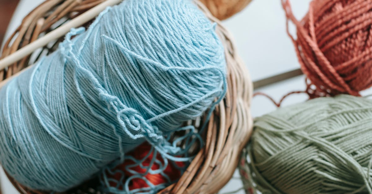How to knit an easy hat for beginners