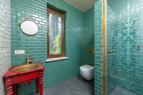 Бесплатное стоковое фото с Ванная комната, дизайн интерьера, кафельная стена