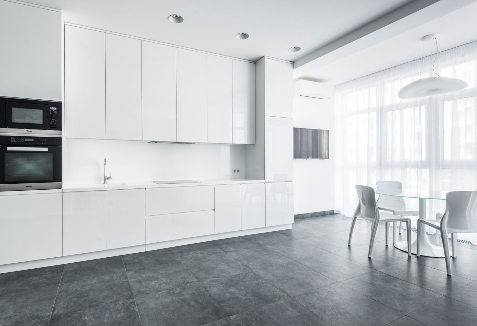 Masonry and Render Painting in East Ham — a freshly painted, spotless finish