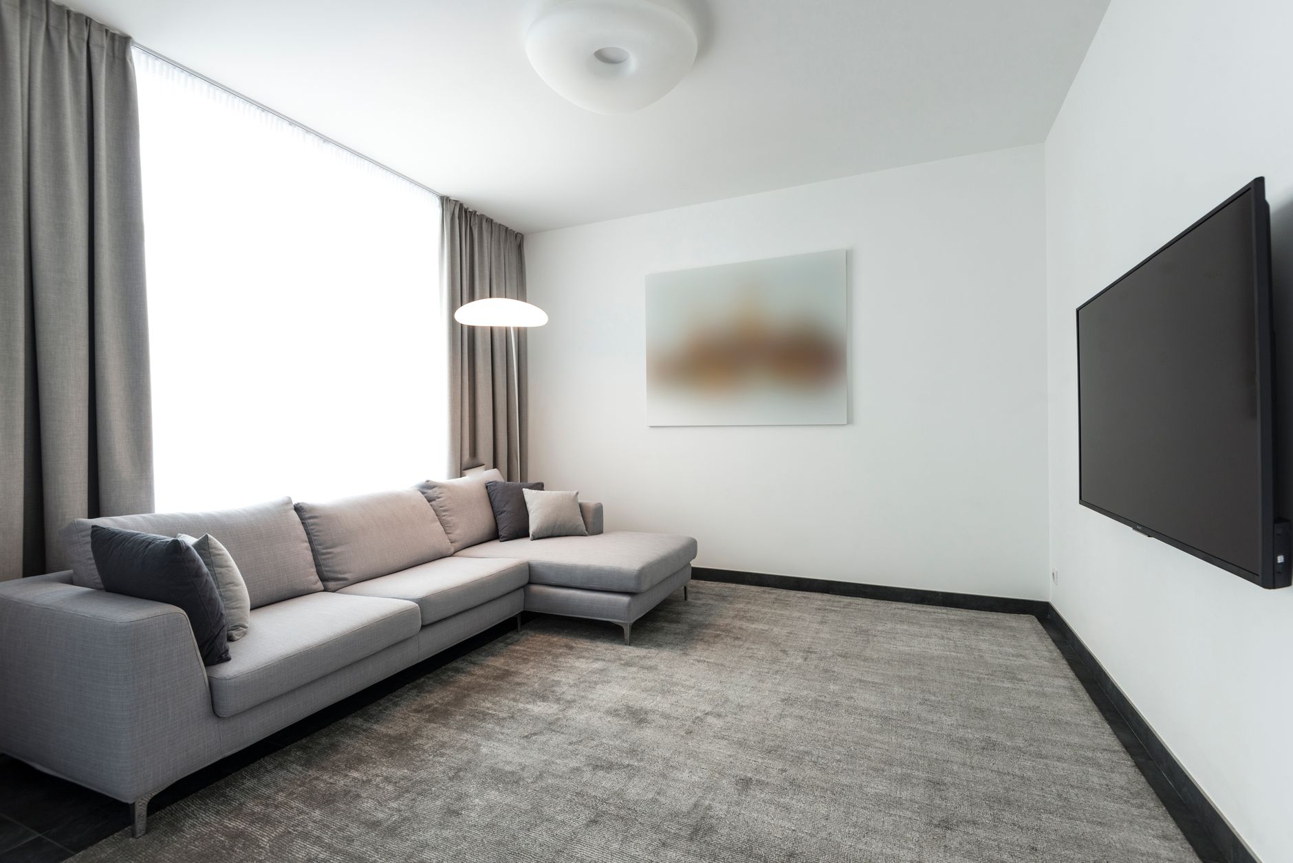Best TVs for Bright Rooms 2026: QLED & 4K Picks