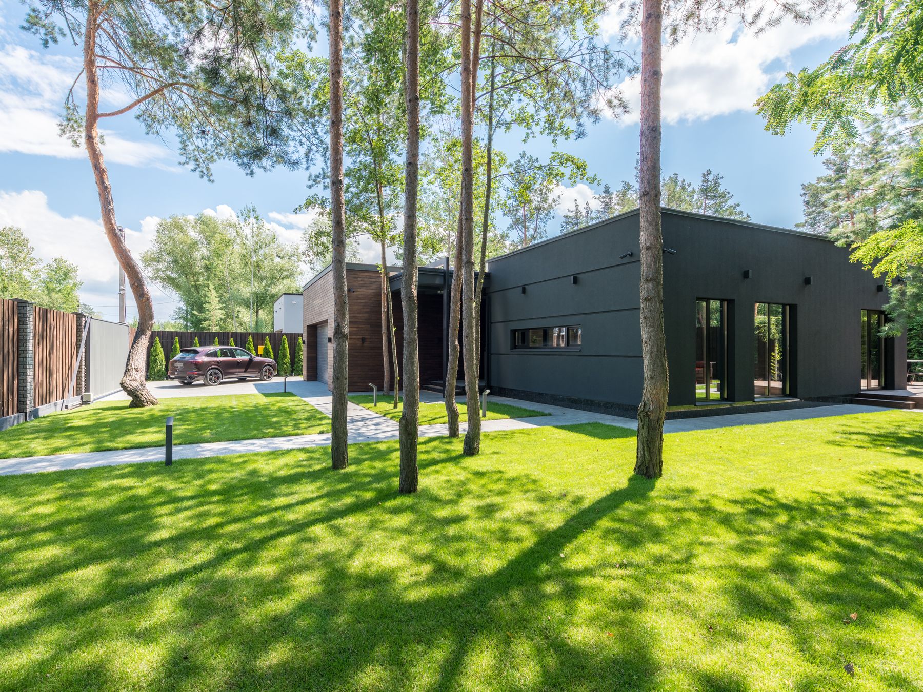 Exterior Painting in Havering-atte-Bower — woodwork brushed to a crisp, smooth line