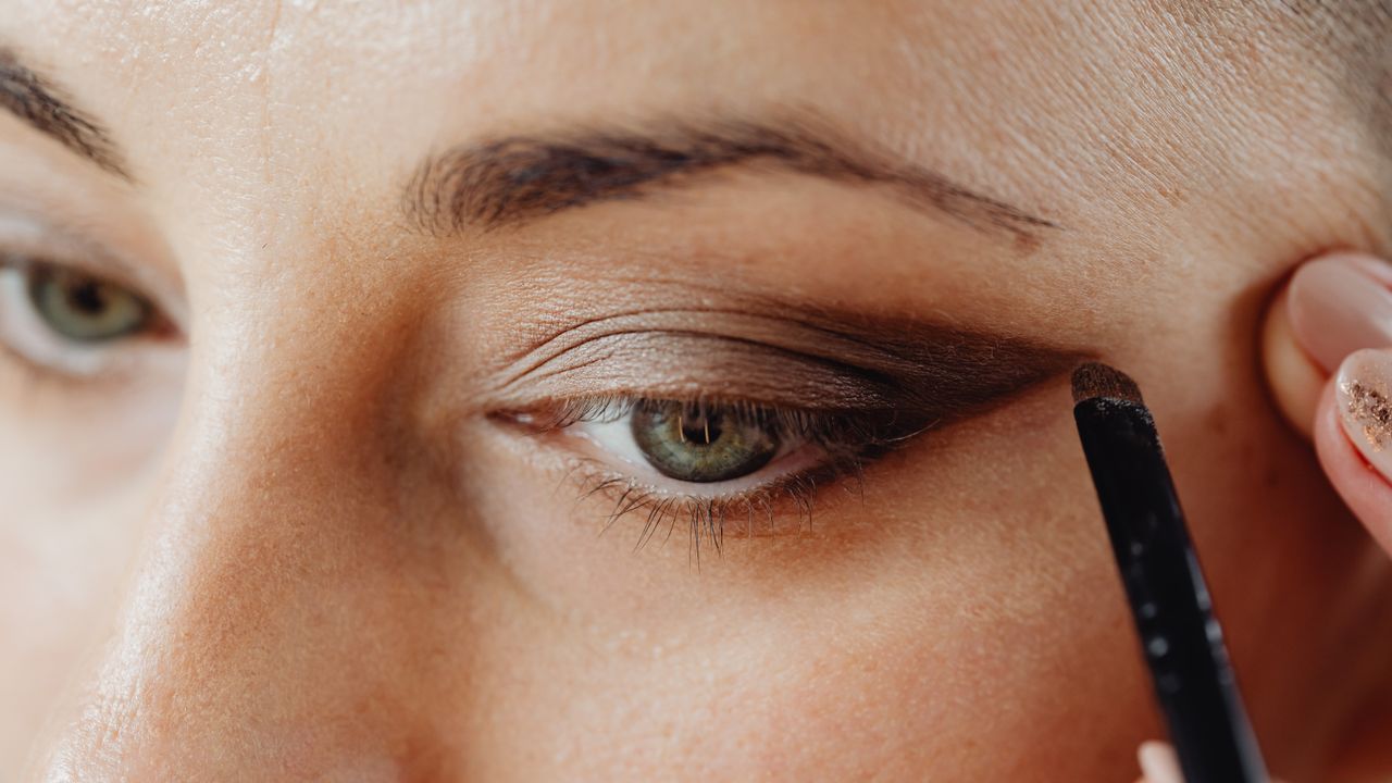 O Olhar Perfeito em Bauru: A Nanopigmentação de Delineado Vale a Pena? - Augusta Perfection