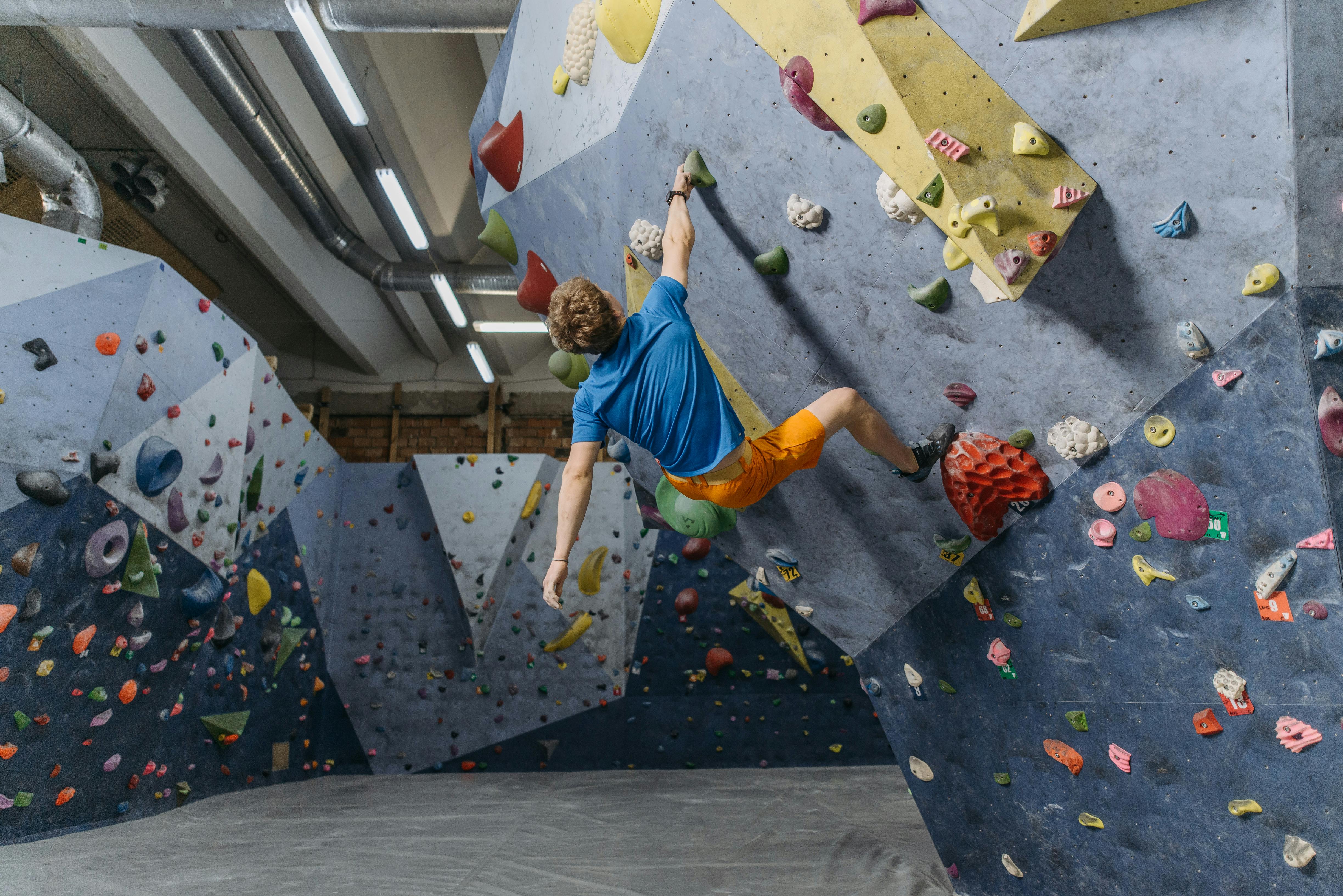 pickleball trends women’s climbing gear — Photo by Pavel Danilyuk on Pexels