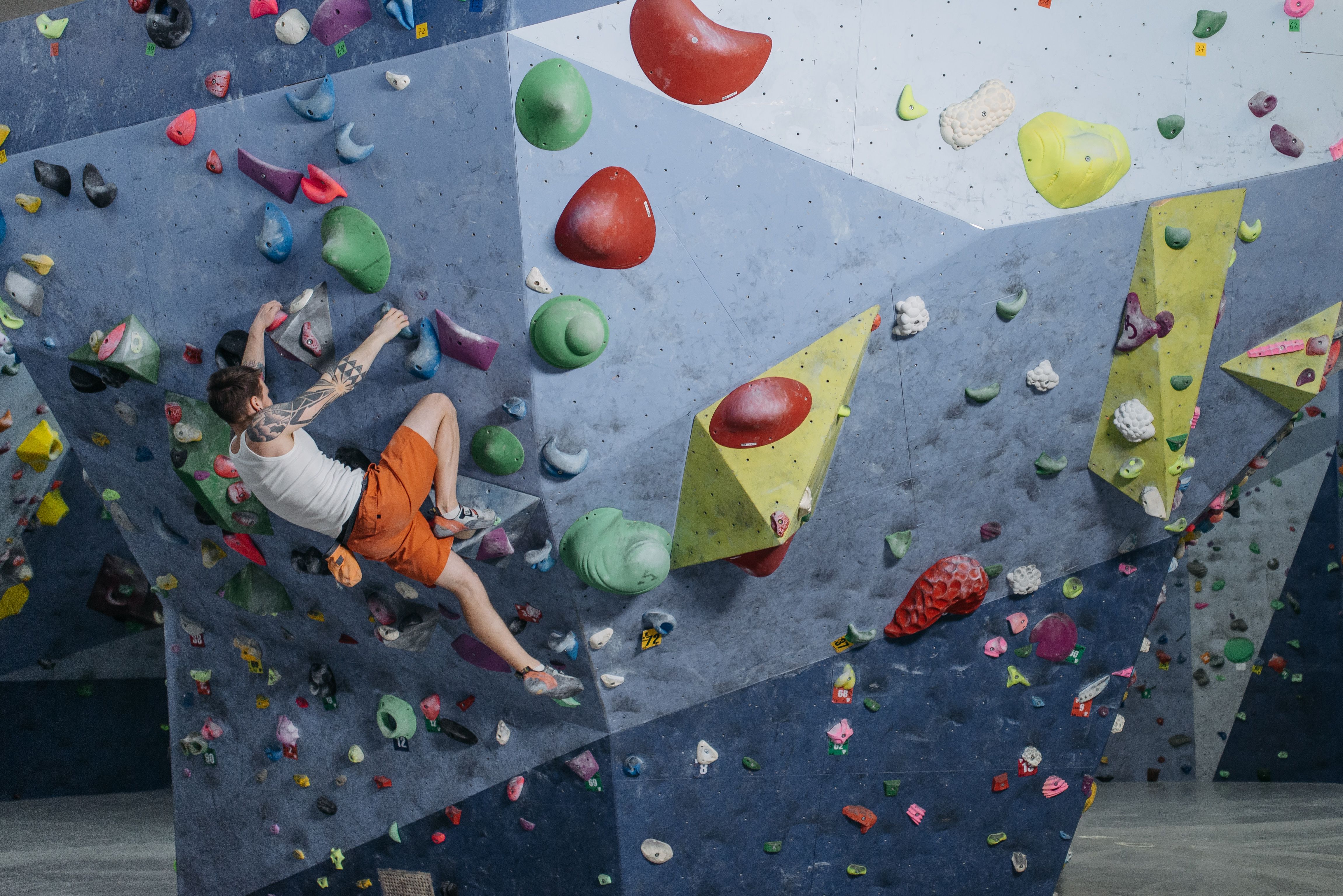 UKC Articles - DESTINATION GUIDE: Widdop Bouldering — Photo by Pavel Danilyuk on Pexels