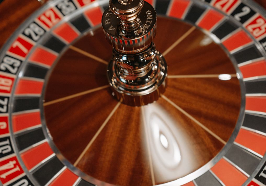Online Casino: Spielautomaten und Live-Spiele im Überblick
