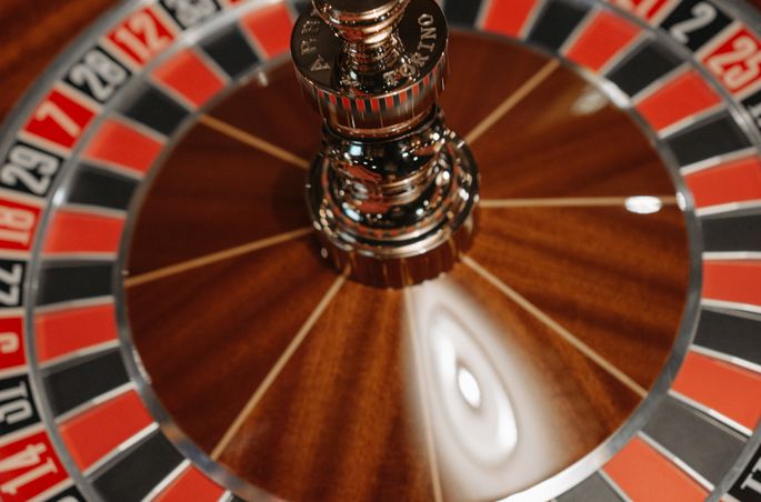 Online Casino: Spielautomaten und Live-Spiele im Überblick