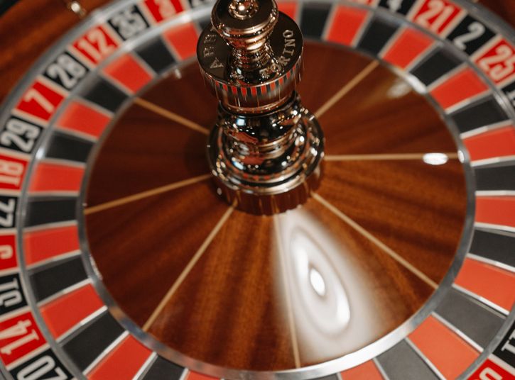 Online Casino: Spielautomaten und Live-Spiele im Überblick