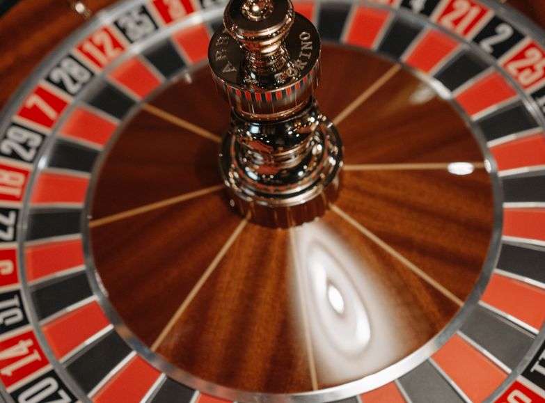 Online Casino: Spielautomaten und Live-Spiele im Überblick