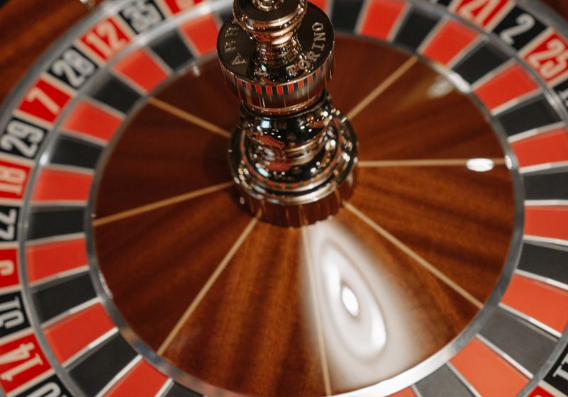 Online Casino: Spielautomaten und Live-Spiele im Überblick