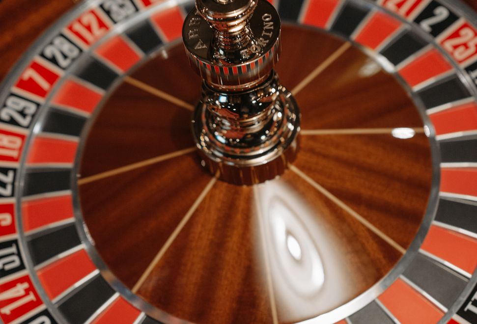 Online Casino: Spielautomaten und Live-Spiele im Überblick