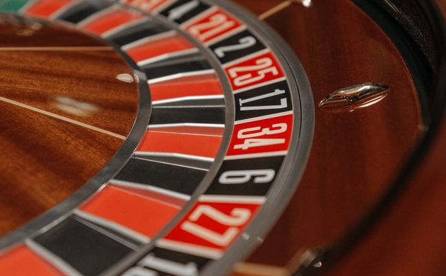 Online Casino: Spielautomaten und Live-Spiele im Überblick